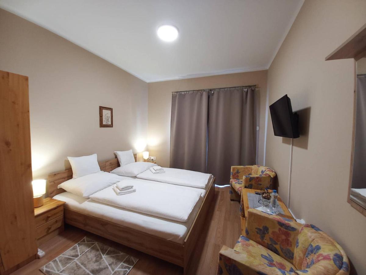 Bed and Breakfast Family Panzió Zalakaros Exterior foto