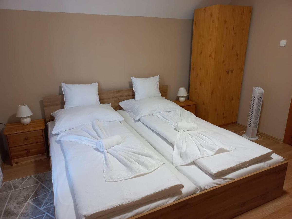 Bed and Breakfast Family Panzió Zalakaros Exterior foto