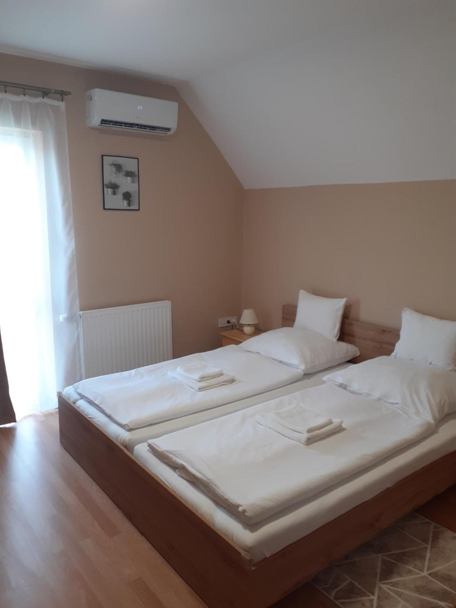 Bed and Breakfast Family Panzió Zalakaros Exterior foto