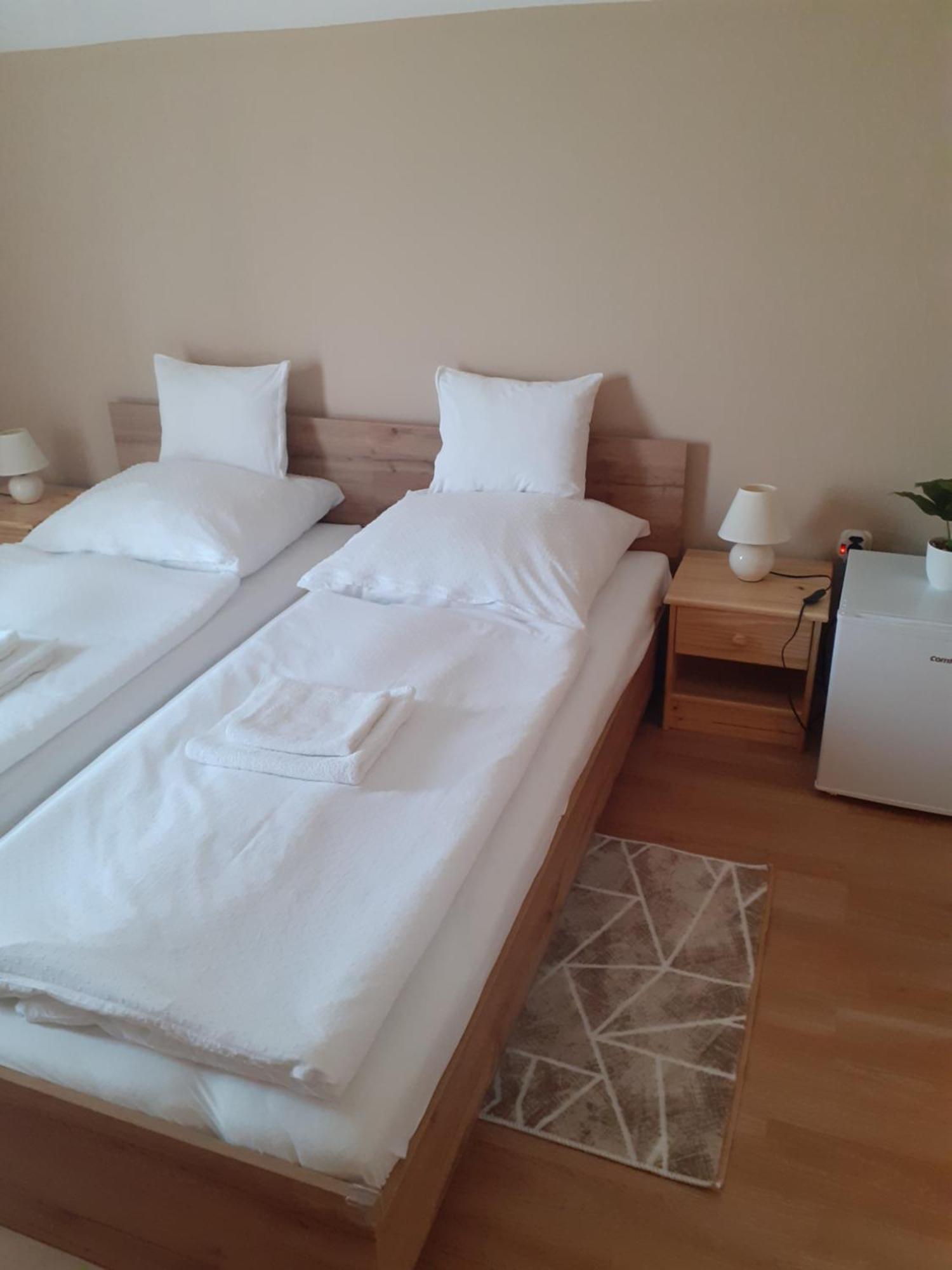 Bed and Breakfast Family Panzió Zalakaros Exterior foto
